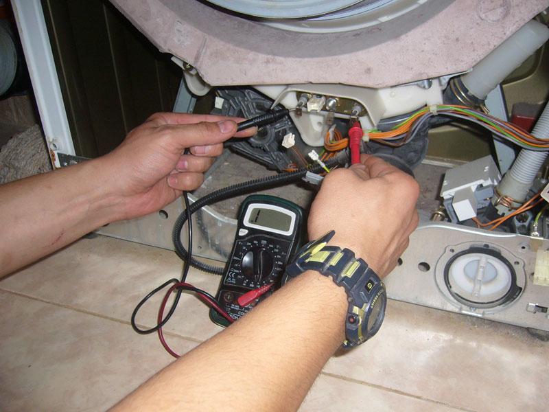 Ремонт или замена амортизатора стиральной машины